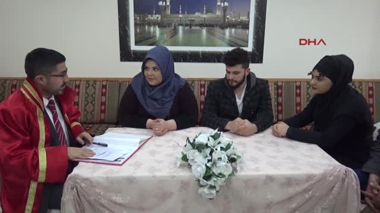 Artvin Artvinli Gelin, Nikahta Damattan Akıllı Cep Telefonu İstedi