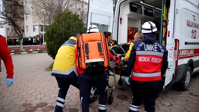 Okulda deprem ve kurtarma tatbikatı - EDİRNE