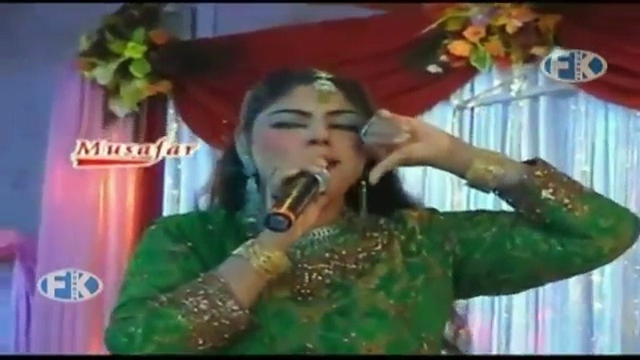 ASMA LATA STAGE PERFORMANCE ON HER NEW SONG-STA DA STARGU CHAL LEWANE KARI YAM.m