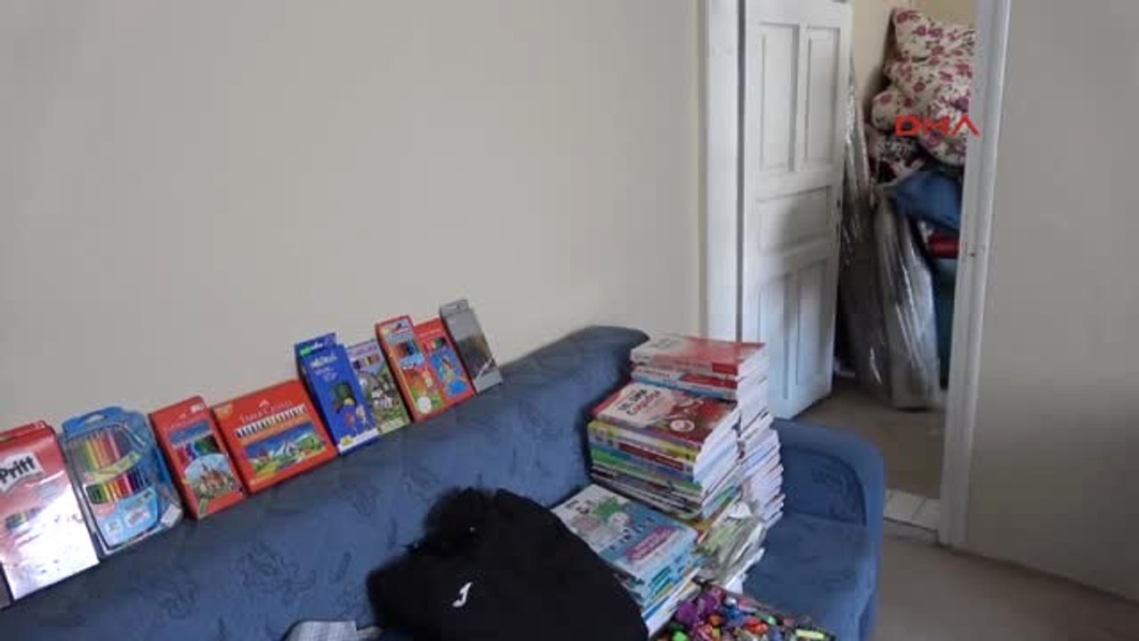 Bursa-Üniversite Öğrencisi Sedanur Yoksul Öğrencilerin Yüzünü Güldürüyor