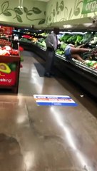 Une cliente aime se frotter à des légumes... wtf