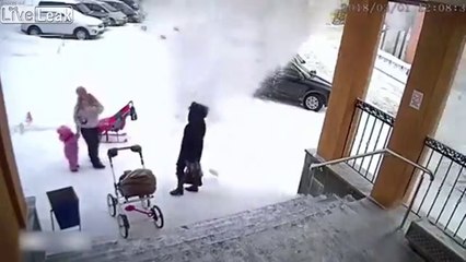 Pris dans une avalanche.. sous un toit !