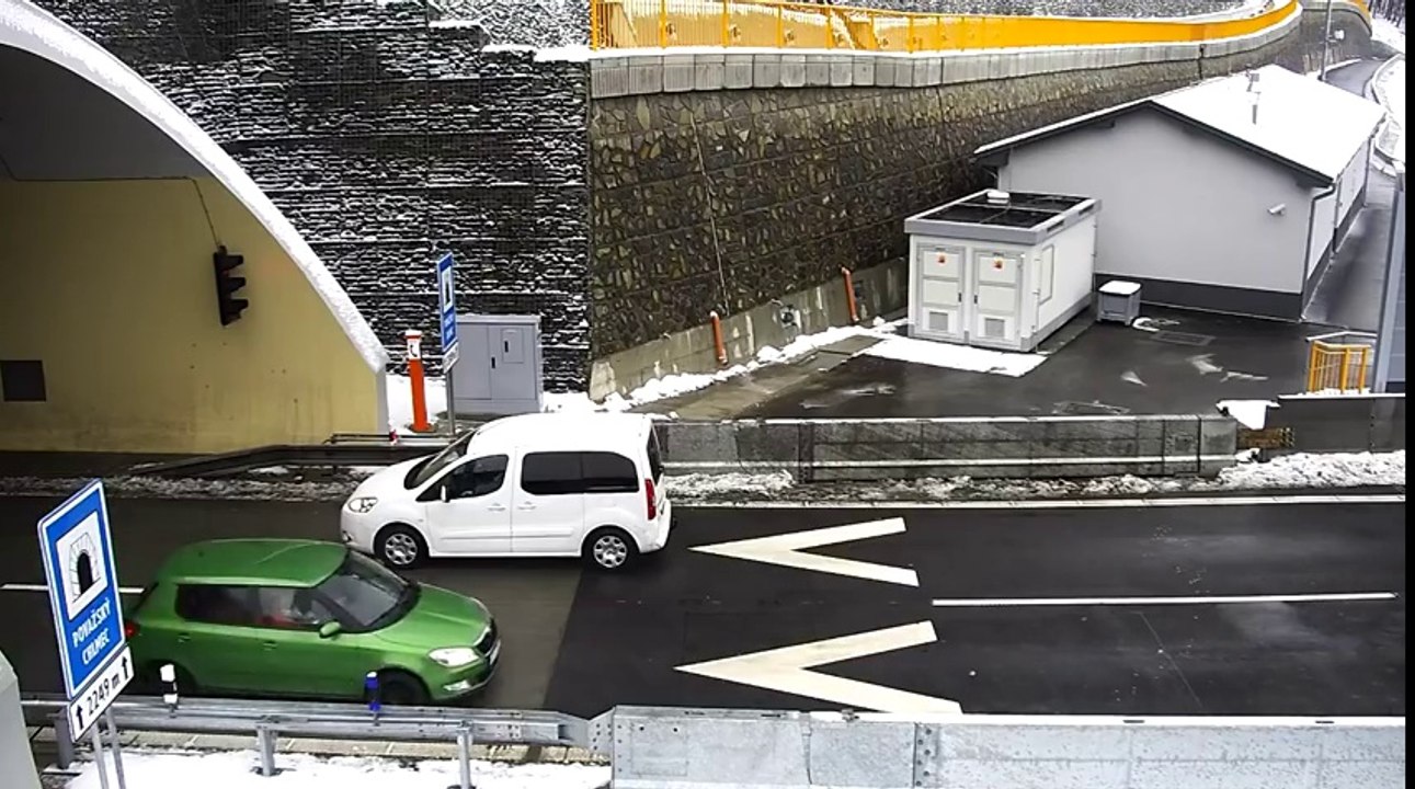 Demi-tour et contre-sens sur l'autoroute pour reprendre la sortie !