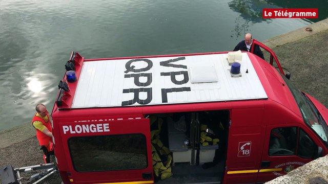 Concarneau. Les pompiers recherchent deux corps dans l…Agissant sur réquisition du procureur, les pompiers sont engagés dans une recherche de corps, depuis ce dimanche matin, dans le port de Concarneau.