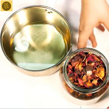 01.Say Goodbye to 'Pregnancy Stretch Marks' Since Today, With This Magical Oil