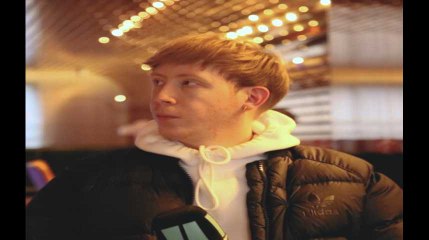 Eddy de Pretto adresse un message à sa mère dans son dernier album "Cure"