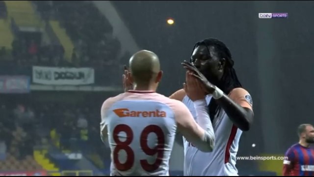 Feghouli triple passeur pour Gomis