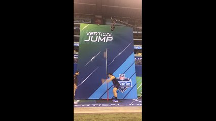 Florida DT Taven Bryan jumps 35 inches in vertical