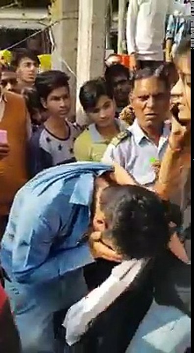 Larkio ko halka mat ley yar