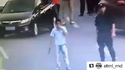 Real weapon disarm (martial arts)