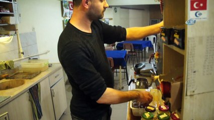 Kazandığı çay paralarını TSK'ya bağışladı