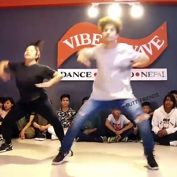 Awesome sexy dance.