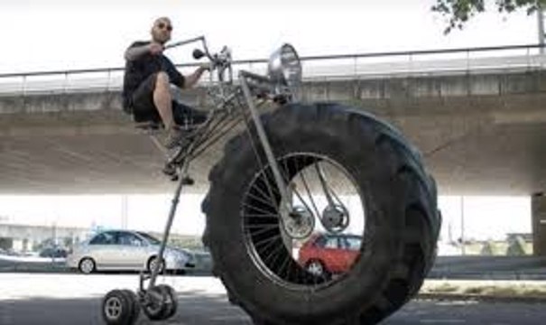 2 BICYCLES VIDEO OF LAUGHTER, HUMOR, THE MOST FUNNY, THE MOST FUN BUGS,CYCLISTS, CICYCLES HUMOR,LAUGHTER