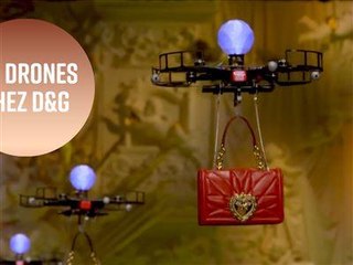 Les drones remplacent les mannequins dans un défilé