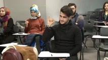 Üniversiteliler Engelleri Kaldırmak İçin İşaret Dili Eğitimi Alıyor