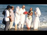 Boney, Jhanvi & Khushi Kapoor Immerse Sridevi's Ashes In Rameswaram | Bollywood Buzz