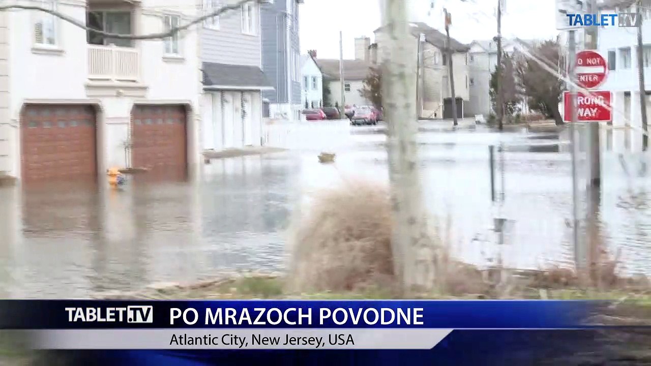Ulice New Jersey pod vodou, obyvatelia aj napriek evakuácii strážia svoj majetok na vlastné riziko