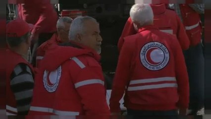 Az első segélyszállítmány a szétlőtt Gútába