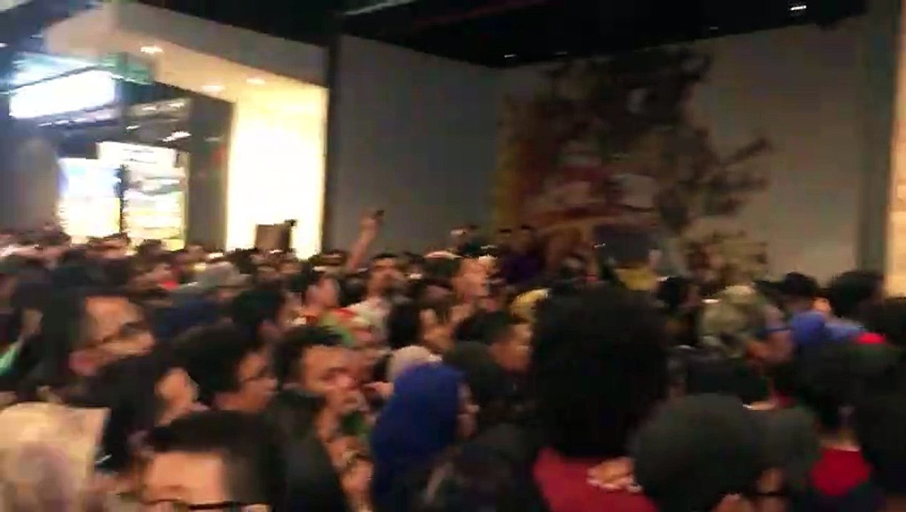 SantaiSini.Asia Situasi semasa di Switch Mytown, Cheras.... Vidéo