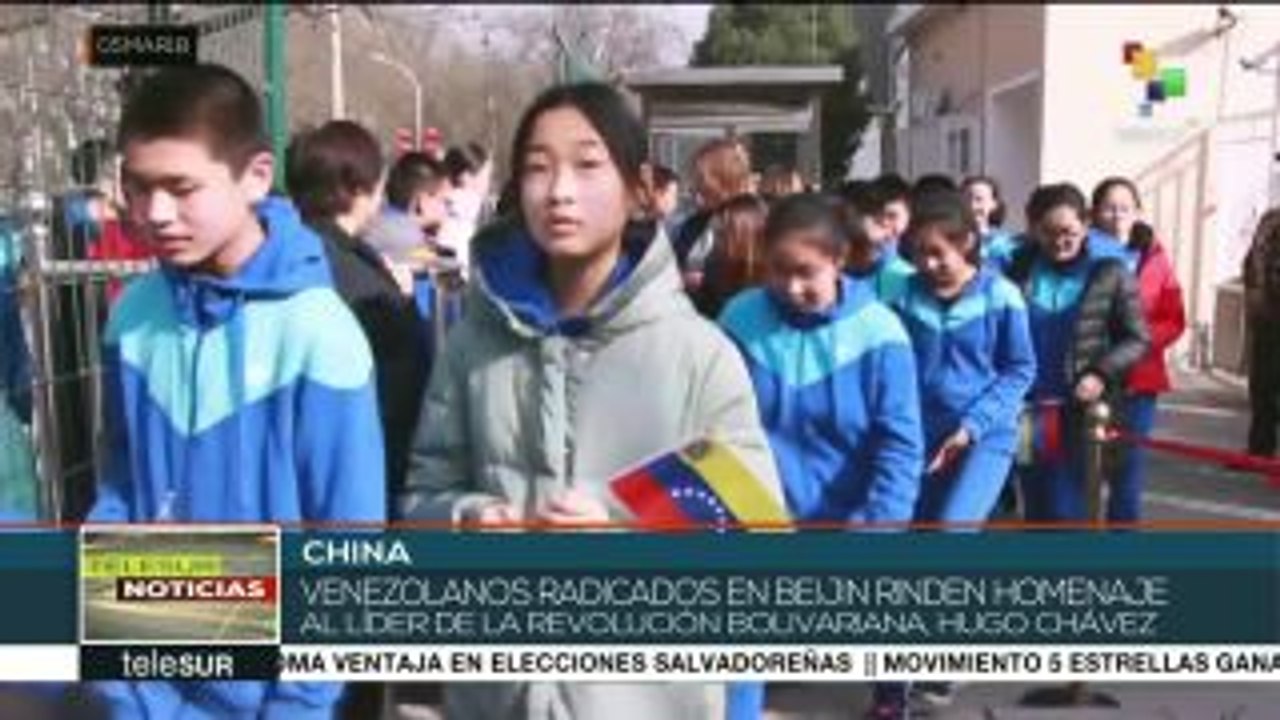 Venezolanos en China rinden homenaje al líder Hugo Chávez
