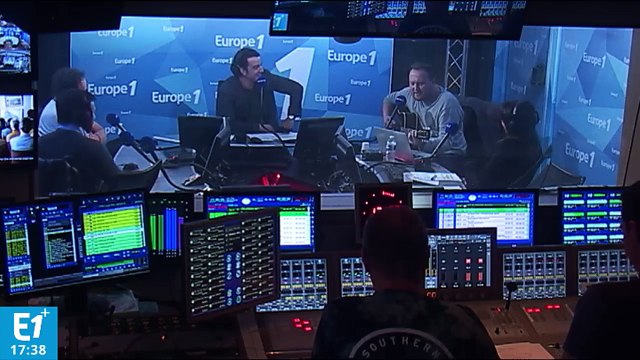 Oldelaf chante La Tristitude spéciale Y a pas péno !