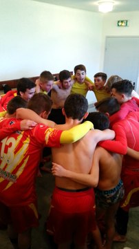 LES U15 B FETENT LEUR VICTOIRE CONTRE MORLAAS