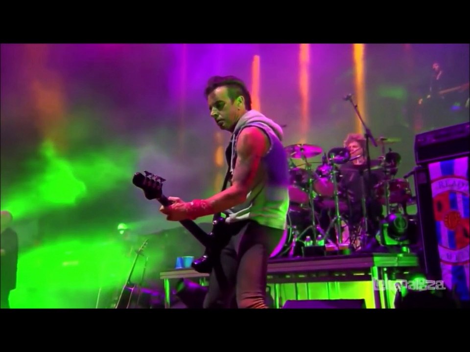 The Cure - Lullaby - Live (2013)