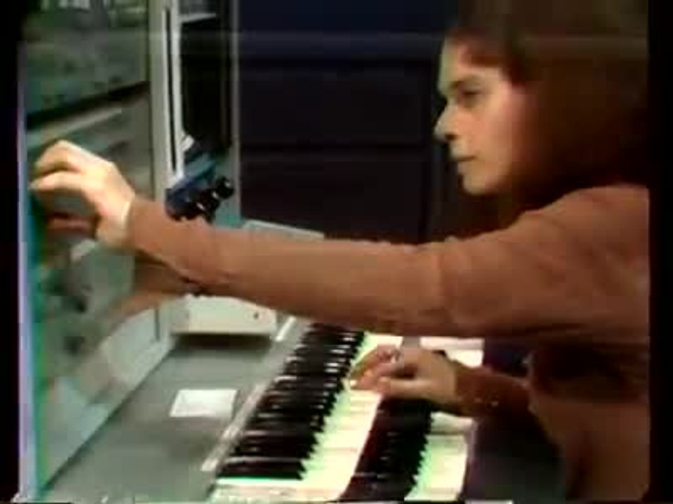 Laurie Spiegel playing Bell Labs Hal Alles Synth (1977)
