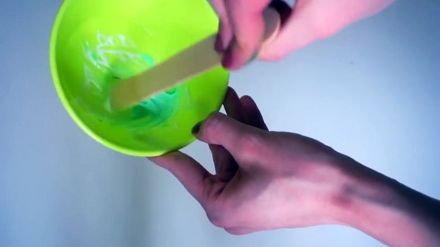 COME FARE LO SLIME CON IL DENTIFRICIO E SAPONE PER LE MANI!SLIME SENZA  COLLA,BORACE,SOLUZIONE LENTI!