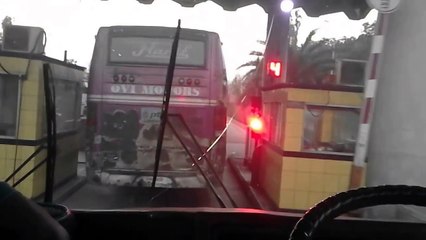 অভূতপূর্ব যমুনা সেতু প্রতিযোগিতা 🚍 | হানিফ ও শ্যামলী বাসের রেস দেখুন