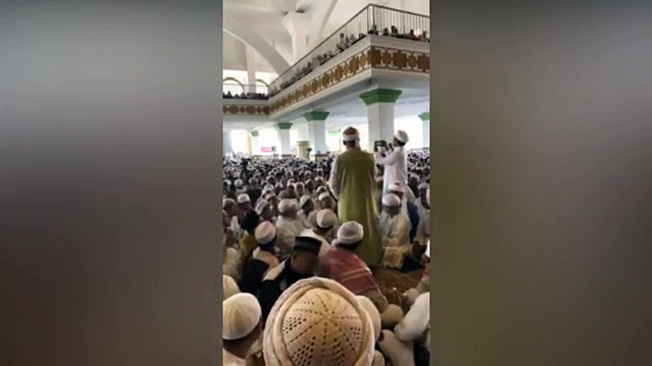 SUDAH LBH DARI 600 ORG! DAN BERTAMBAH LAGI SEORANG WANITA BERSYAHADAT MSK ISLAM DI MASJID AZ ZIKRA