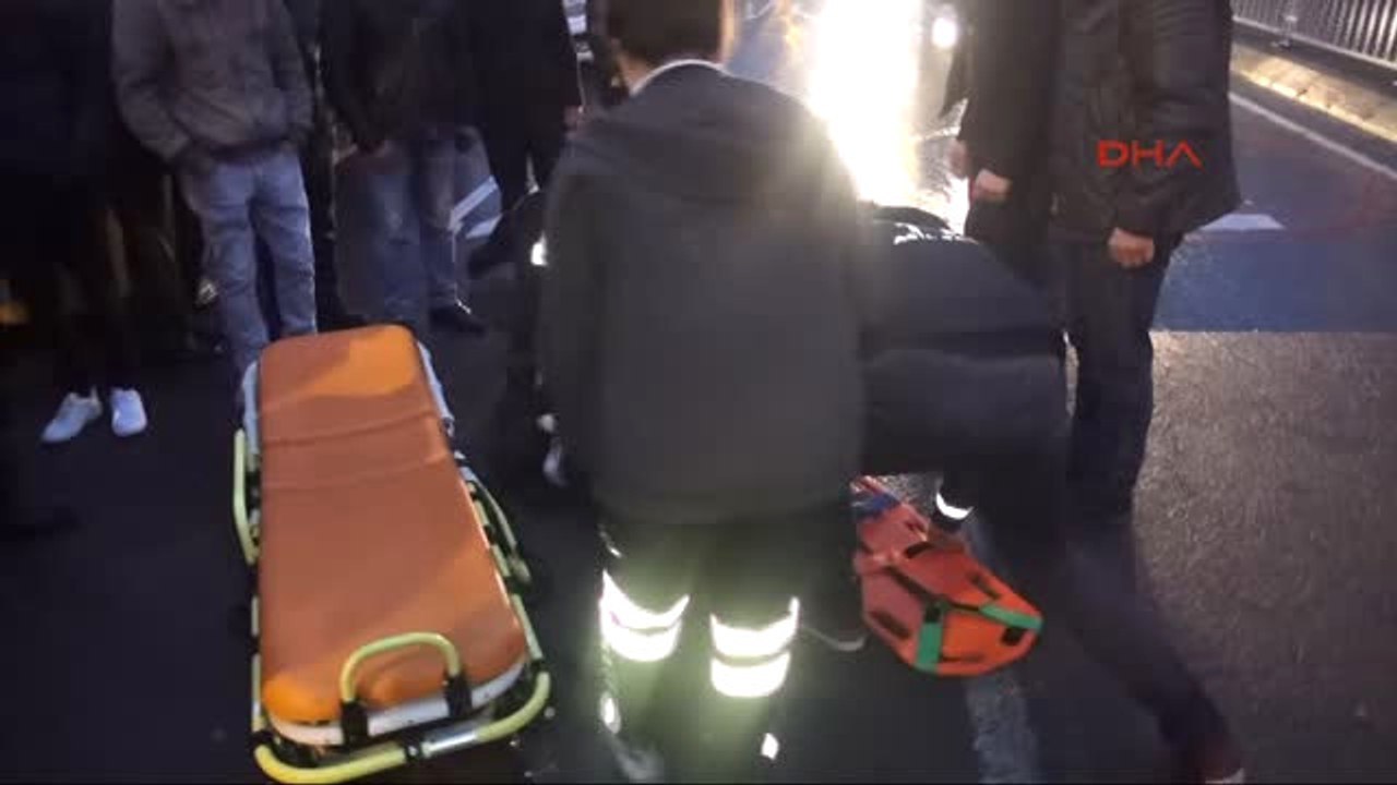 Kadıköy'de Yolun Karşısına Geçmeye Çalışan Genç Kıza Dolmuş Çarptı