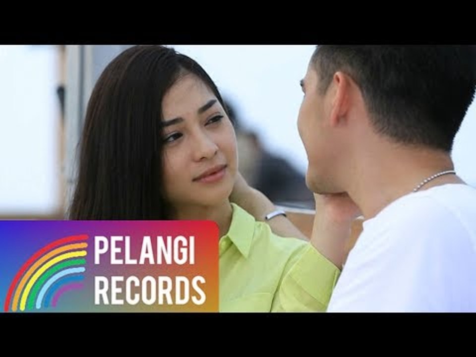 Nikita Willy - Angin (Dua Wanita Cantik Version)