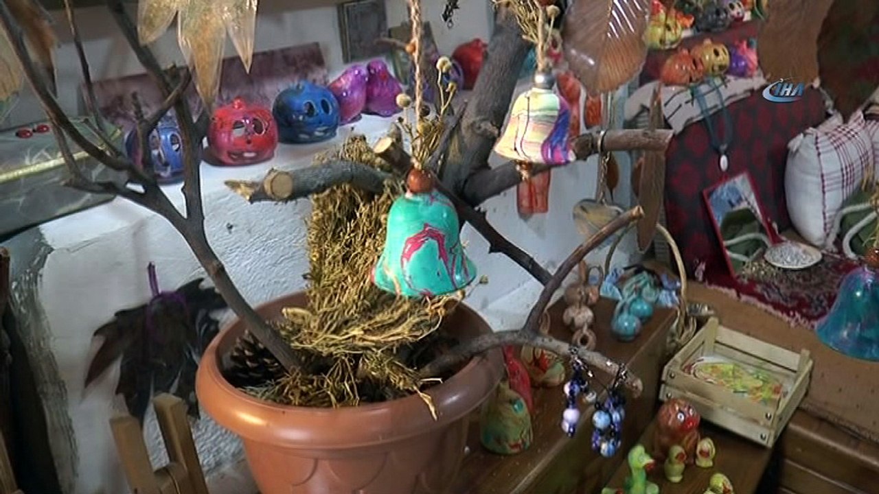 Sudaki özgürlük 'Ebru'...Ebru sanatı mirasçıları tarafından korunuyor