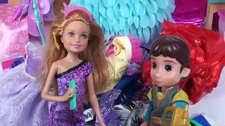 Elsa and Anna Toddlers Hans Wants to be King #2 Barbie Stacie Princess Lucy Toys and Dolls Stories