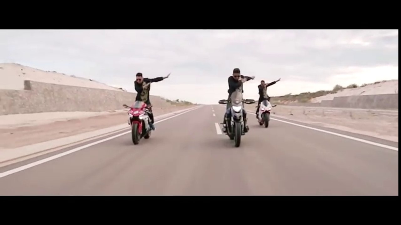 MV đãm cưới bằng xe moto hay cực ngầu