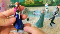 From the Disney FROZEN Figurine Playset - 迪士尼冰雪奇缘整套人物玩具不同方位的拍