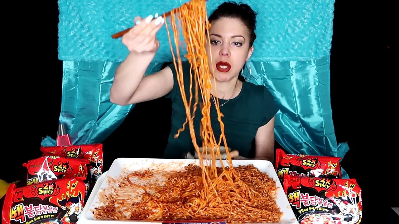 NUCLEAR FIRE NOODLES CHALLENGE