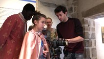 Des jeunes tournent un clip vidéo au château