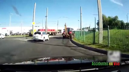 Accidentes De Carros Gente Tonta al Volante  HD