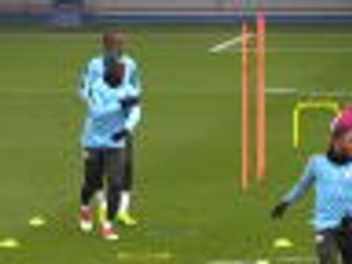 Mendy returns to the 'shark team' with a bang... and a fall!