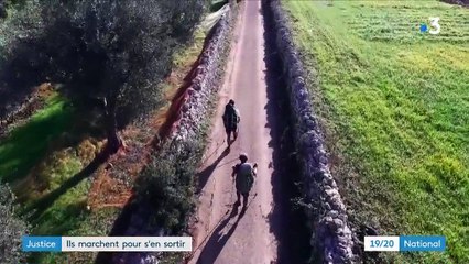 Justice : la marche comme peine alternative pour les jeunes délinquants