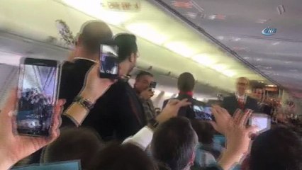 Antalya-Berlin uçağında opera sürprizi