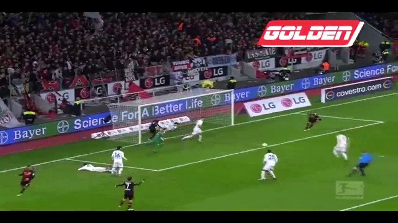 FOOTBALL PLAYERS WHO DESTROYED THE TRAVESAÑO ⚽ DIRECT SHOOTS TO THE STICK 