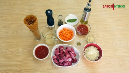 Carne de Vaca Guisada com Esparguete