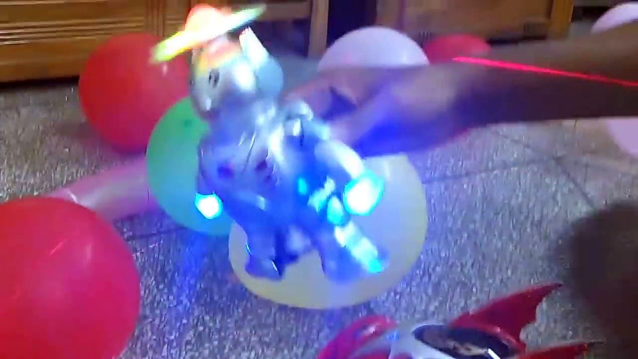 Monster Energy Heat racing energy car vs Dancing Robot fight - kids toys