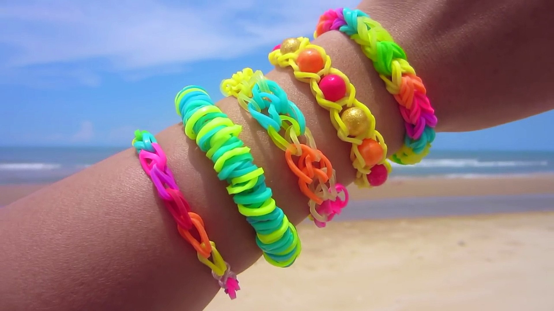 DIY - How to make Rainbow Loom Bracelet with your fingers - EASY