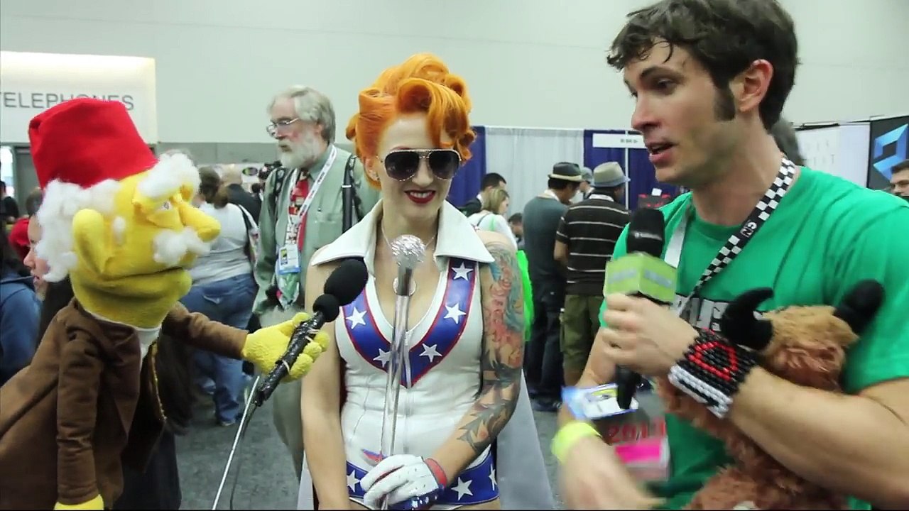 More Sexy Cosplay Girls + TOBUSCUS - Comic Con new