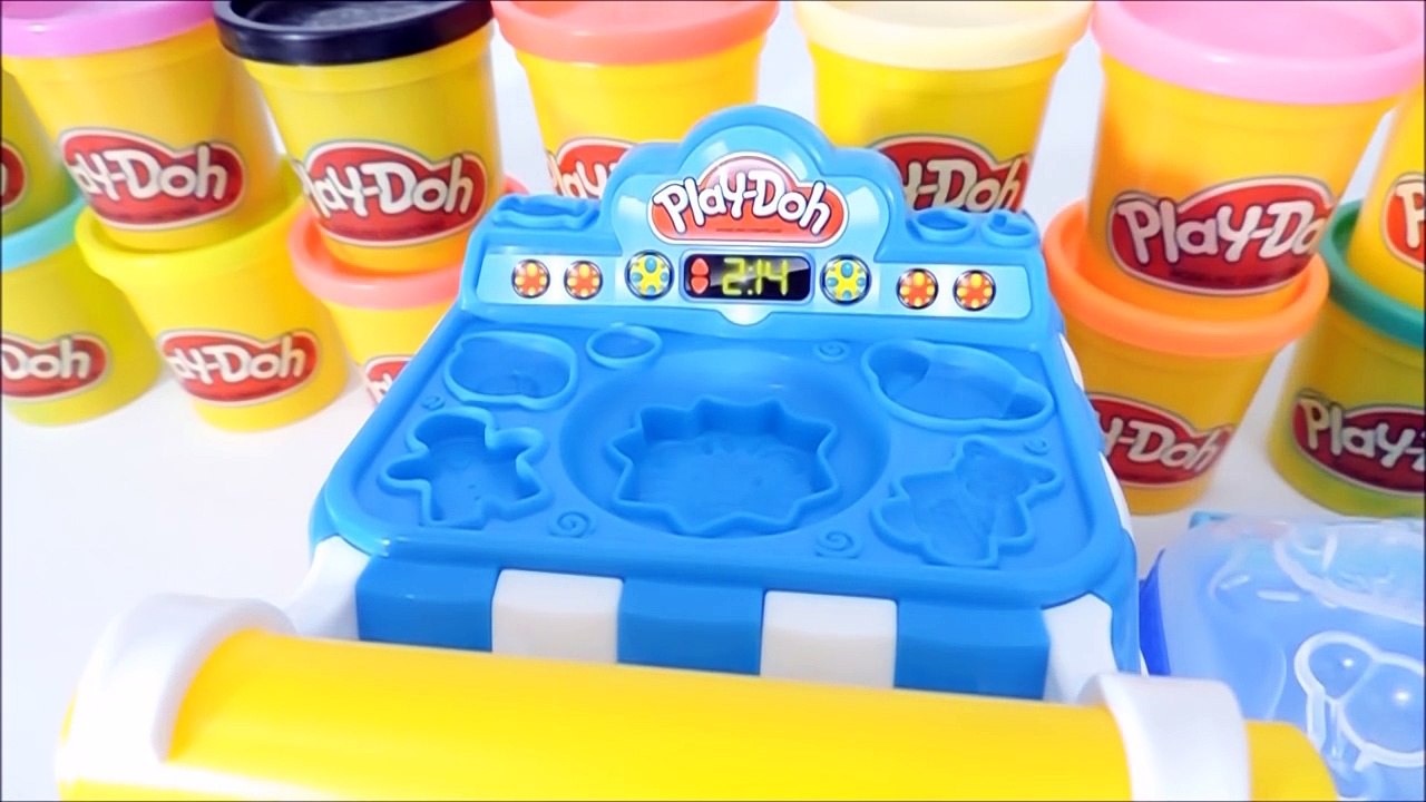Pig George da Família Peppa Pig Come CACHORRO QUENTE de Massinha Play-Doh!!! Em Português