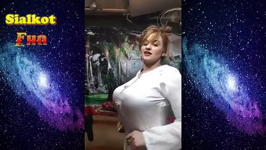 Afreen Khan Mujra Actress Talking To Fans part #32